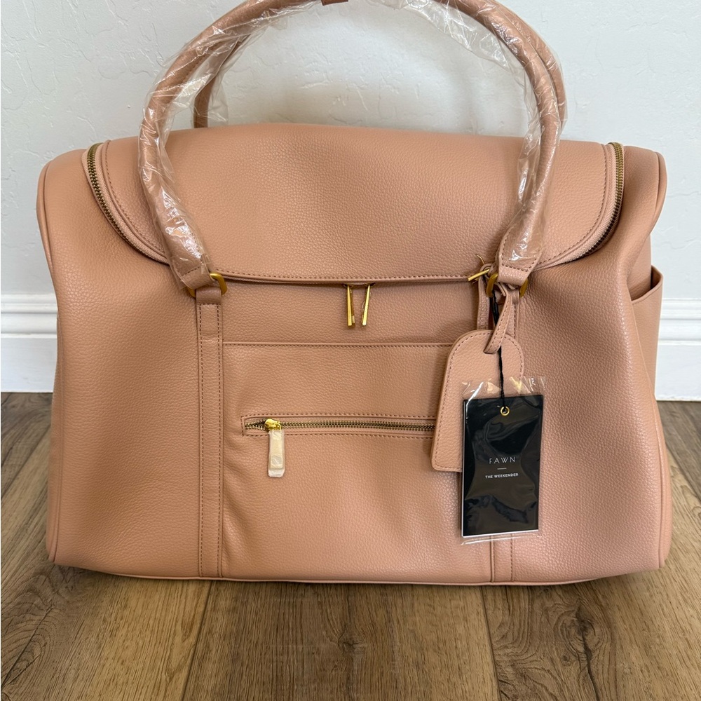 Brand New Fawn Design Weekender Bag in Warm Blush